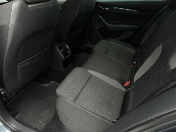 Skoda Octavia IV Kombi 2.0 TDI 150KM 2021 Skoda Octavia 2.0TDI 150KM Ambition DSG l Salon Po, zdjęcie 9
