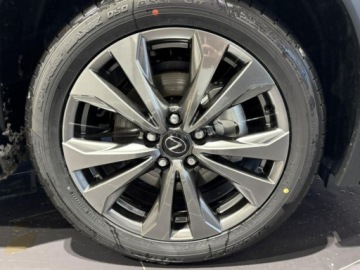 Lexus UX Crossover Facelifting 2.0 300h 199KM 2025 Od ręki - 300h F Sport Design 2.0 Hybrid Dynamic Force 199KM | Martwe pole!, zdjęcie 15