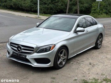 Mercedes Klasa C W205 2017 Mercedes-Benz Klasa C Mercedes-Benz Klasa C 300 9G-TRONIC AMG Line 2.0
