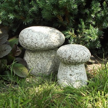 Ekologiczna figurka ogrodowa grzyb granitowy