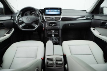 Mercedes Klasa E W212 Kombi 200 CGI BlueEFFICIENCY 184KM 2010 Mercedes-Benz Klasa E 1.8 Benzyna 184KM, zdjęcie 22