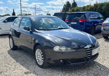 Alfa Romeo 147 Hatchback 1.9 JTD 115KM 2006 Alfa Romeo 147 2006 r. 1.9 Diesel 116KM, zdjęcie 7