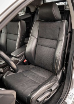 Honda Civic VIII Hatchback 3d 1.8 i-VTEC 140KM 2010 Honda Civic Honda Civic VIII 1.8 140KM 1.8 Benzyna 140KM, zdjęcie 14