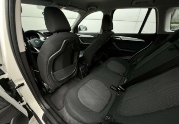 BMW X1 F48 Crossover Plug-In 1.5 25e 220KM 2021 BMW X1 Maly przebieg Faktura VAT 23 1.5 Hybryda Plug-in 220KM, zdjęcie 25