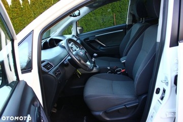 Toyota Verso Minivan Facelifting 1.6 D-4D 112KM 2015 Toyota Verso Toyota Verso 1.6 D-4D 7-Sitzer StartStop Skyview Edition 1.6, zdjęcie 23