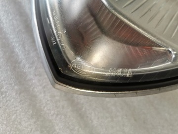 SVĚTLO PRAVÁ PŘEDNÍ LANCIA THESIS XENON