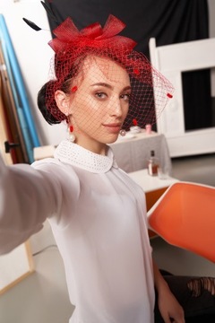 Головной убор Fascinator с вуалью и бантом