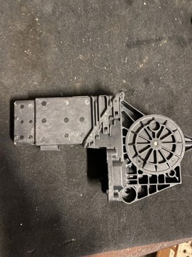 MOTOR DO STAHOVÁNÍ OKNO PASSAT B5 10143-200