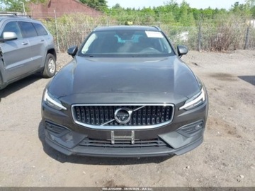 Volvo 2021 Volvo V60 Cross Country V60 awd 2.0 Benzyna 250KM, zdjęcie 2