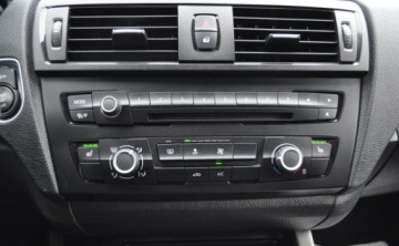 BMW Seria 1 F20-F21 Hatchback 5d 116i 136KM 2013 BMW Seria 1 SPORT Benzyna Nawigacja 1.6 Benzyna 136KM, zdjęcie 29