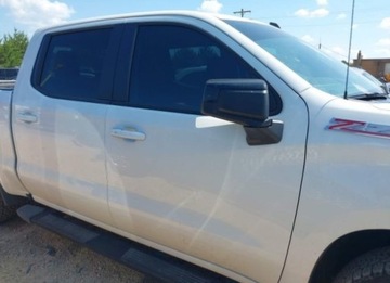 Chevrolet Silverado II 2022 Chevrolet Silverado 2022, 5.3L, 4x4, 1500, od ubezpieczalni, zdjęcie 2