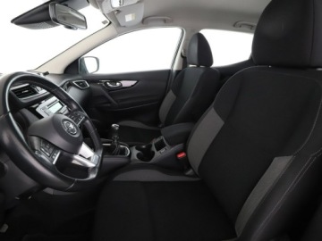 Nissan Qashqai II Crossover 1.6 DIG-T 163KM 2017 Nissan Qashqai klima auto grzane fotele czujniki, zdjęcie 12