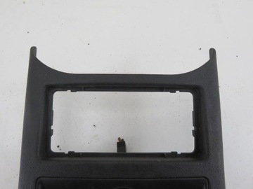 HNÍZDO 12V OPEL VECTRA C KOMBI 13118049