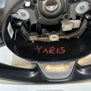 TOYOTA YARIS CROSS VOLANT 643602800F