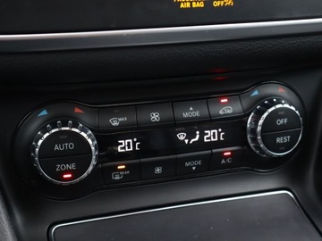 Mercedes GLA I Off-Roader Facelifting 1.6 200 156KM 2019 Mercedes GLA GLA 200, Salon Polska, Automat, zdjęcie 17