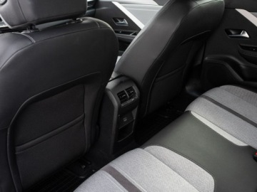 Opel Astra L Hatchback 1.2 Turbo 130KM 2022 Opel Astra GD8F346#1.2 Elegance Podgrz.f I kier, zdjęcie 22
