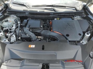 Mitsubishi Outlander III 2023 Mitsubishi Outlander 2023 r.,2,4L , 4x4 HYBRYDA PLUG - IN 2.4 Hybryda, zdjęcie 11