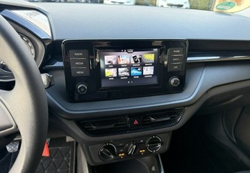 Skoda Fabia IV 2022 Skoda Fabia 1,0 65KM Klima CarPlay Ledy Vat23 Serwis Benzyna 65KM, zdjęcie 15