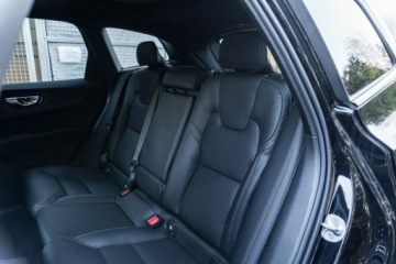 Volvo XC60 II Crossover Plug-in Facelifting 2025 2.0 T8 Plug-in hybrid 455KM 2026 Volvo XC 60 Ultra Black Edition T8 AWD plug-in, zdjęcie 14