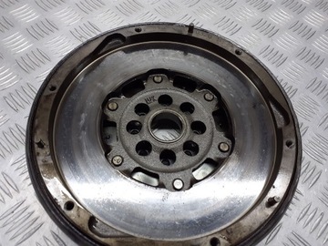 KOLO DVOUHMOTNÉ DVOUHMOTA PEUGEOT 407 SW 2.0 HDI