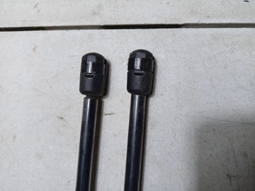 VZPĚRA/TLAKOVAČ KRYT KUFRU DODGE GRAND CARAVAN 5 FACELIFT 2015