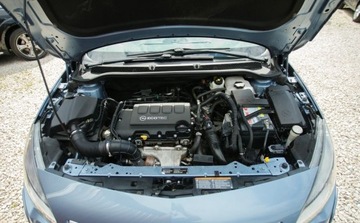 Opel Astra J Sports Tourer 1.4 Turbo ECOTEC 140KM 2011 Opel Astra 1.4T 140KM Led Xenon PDC Climatronic serwis ASO Alu 1.4 Benzyna, zdjęcie 35