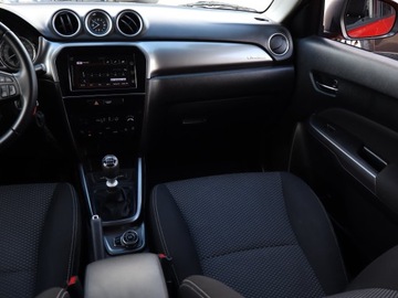Suzuki Vitara III SUV Facelifting 1.4 BoosterJet 140KM 2019 Suzuki Vitara 1.4 BoosterJet, Salon Polska, 4X4, zdjęcie 7