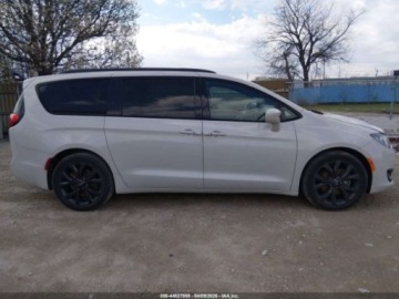 Chrysler Pacifica II 2020 Chrysler Pacifica Touring L Plus 2020 3.6 Benzyna 287KM, zdjęcie 5