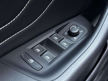 Volkswagen Arteon Fastback Facelifting 2.0 TSI 190KM 2024 Volkswagen Arteon R-Line Reflektory LED Keyless Lane Assist Tempomat Cyfro, zdjęcie 16