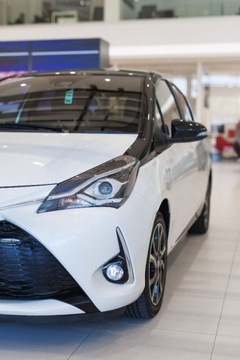 Toyota Yaris III Hatchback 5d Facelifting 2017 1.5 Hybrid 100KM 2018 Toyota Yaris Hybrid 100 Selection 1.5 Hybryda 100KM, zdjęcie 12