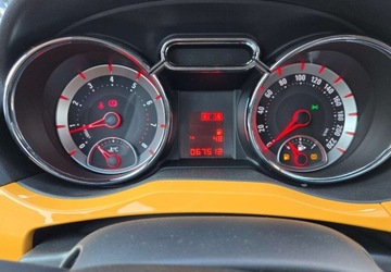 Opel Adam Hatchback 1.2 70KM 2018 Opel Adam Zadbany z malym przebiegiem dobra wersja wyposazenia 1.2 70KM, zdjęcie 13