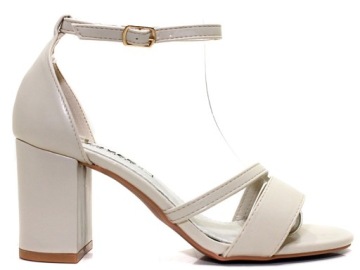 BEŻOWE SANDAŁY NA NISKIM SŁUPKU 26 39