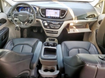 Chrysler Pacifica II 2023 Chrysler Pacifica Touring L, 2023r., 3.6L 3.6 Benzyna 287KM, zdjęcie 6