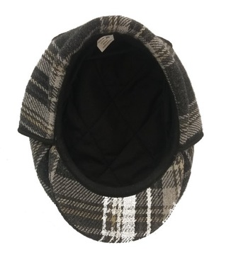 Велосипедная шапка с внешней ушной вкладышем.