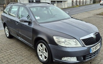 Skoda Octavia II Kombi 1.6 TDI CR DPF 105KM 2011 Skoda Octavia lifting 1.6 TDI 105KM 4x4 Klimatronic 6 biegow Alufelgi 1.6, zdjęcie 3