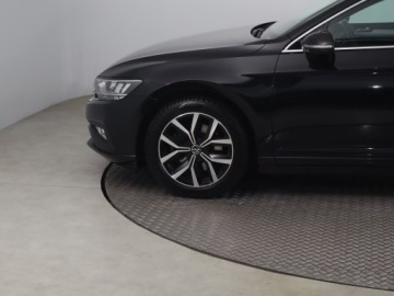 Volkswagen Passat B8 Variant Facelifting 2.0 TDI SCR 150KM 2022 VW Passat 2.0 TDI, Salon Polska, 1. Właściciel, zdjęcie 14