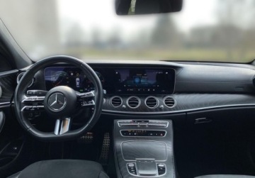 Mercedes Klasa E W214 Sedan 2.0 220d 197KM 2023 Mercedes-Benz Klasa E 220 d 4Matic 9G-TRONIC Avantgarde 2.0 Diesel 197KM, zdjęcie 3