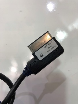 KABEL IPHONE VW PASSAT B7 000051446L