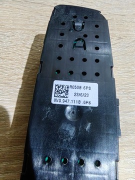 AUDI A3 8V Q3 83A LAMPA POLSTROVÁNÍ 8V0947111B 6PS
