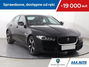 Jaguar XE Sedan 2.0 i4 180KM 2016 Jaguar XE 20d, Salon Polska, 177 KM, Automat