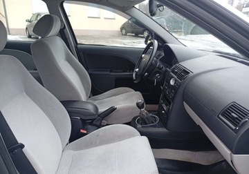 Ford Mondeo III Sedan 2.0 145KM 2001 Ford Mondeo Zarejestrowany - ubezpieczony - benzyna 2.0 Benzyna 145KM, zdjęcie 8