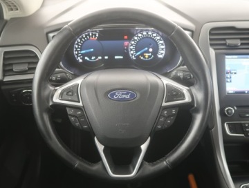 Ford Mondeo V Liftback 1.6 TDCi 115KM 2015 Ford Mondeo 1.6 TDCi, Navi, Klima, Klimatronic, zdjęcie 14