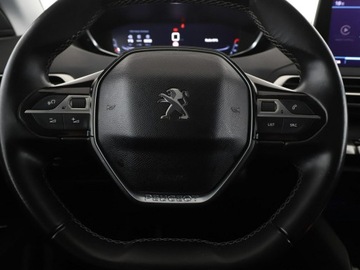 Peugeot 5008 II Crossover 1.2 PureTech 130KM 2018 Peugeot 5008 Allure navi PDC hak 7-osob. tempomat, zdjęcie 20