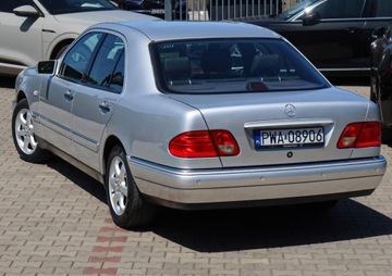 Mercedes Klasa E W210 1998 Mercedes E240 V6 aut Elegance 160000km Skóra Hak Grzane fotele 2xParktronik, zdjęcie 33