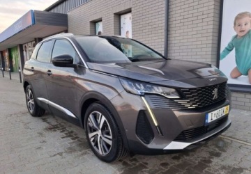 Peugeot 3008 II Plug-In Hybrid Facelifting 1.6 HYBRID 225KM 2021 Peugeot 3008 Peugeot 3008 225 e-EAT8 Allure Pack 1.6 Hybryda Plug-in 225KM