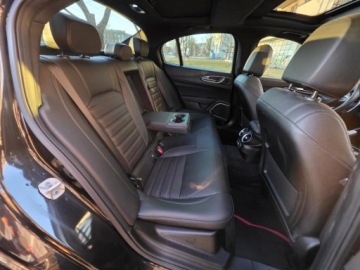 Alfa Romeo Giulia II Sedan Facelifting 2.0 Turbo 280KM 2023 ALFA ROMEO GIULIA ESTREMA A TI Q4, 2.0l Turbo 280KM Bezwypadkowy 23,434km, zdjęcie 33