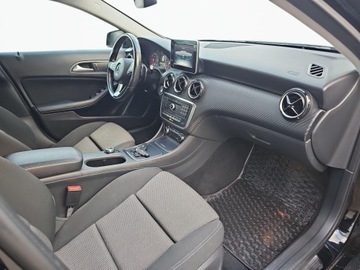 Mercedes GLA I Off-Roader Facelifting 1.6 180 122KM 2019 Mercedes-Benz GLA 180 Krajowy, Automat, niski prze, zdjęcie 15