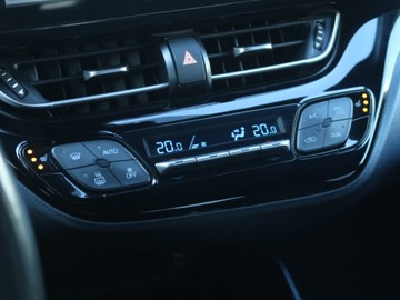 Toyota C-HR I Crossover Facelifting 2.0 Hybrid Dynamic Force 184KM 2021 Toyota C-HR 2.0 Hybrid, Salon Polska, Serwis ASO, zdjęcie 15