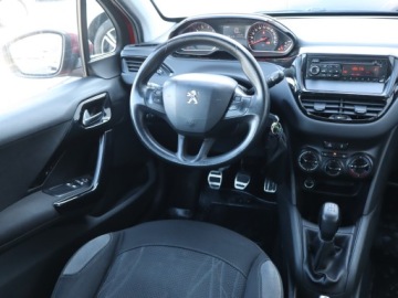 Peugeot 208 I Hatchback 3d 1.2 VTI 82KM 2013 Peugeot 208 1.2 PureTech, Salon Polska, Klima, zdjęcie 6