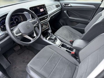 Volkswagen T-Roc I SUV Facelifting 1.5 TSI ACT 150KM 2024 Volkswagen T-Roc TSI 150KM Style Pakiet zimowy Keyless Aktywny tempomat, zdjęcie 9